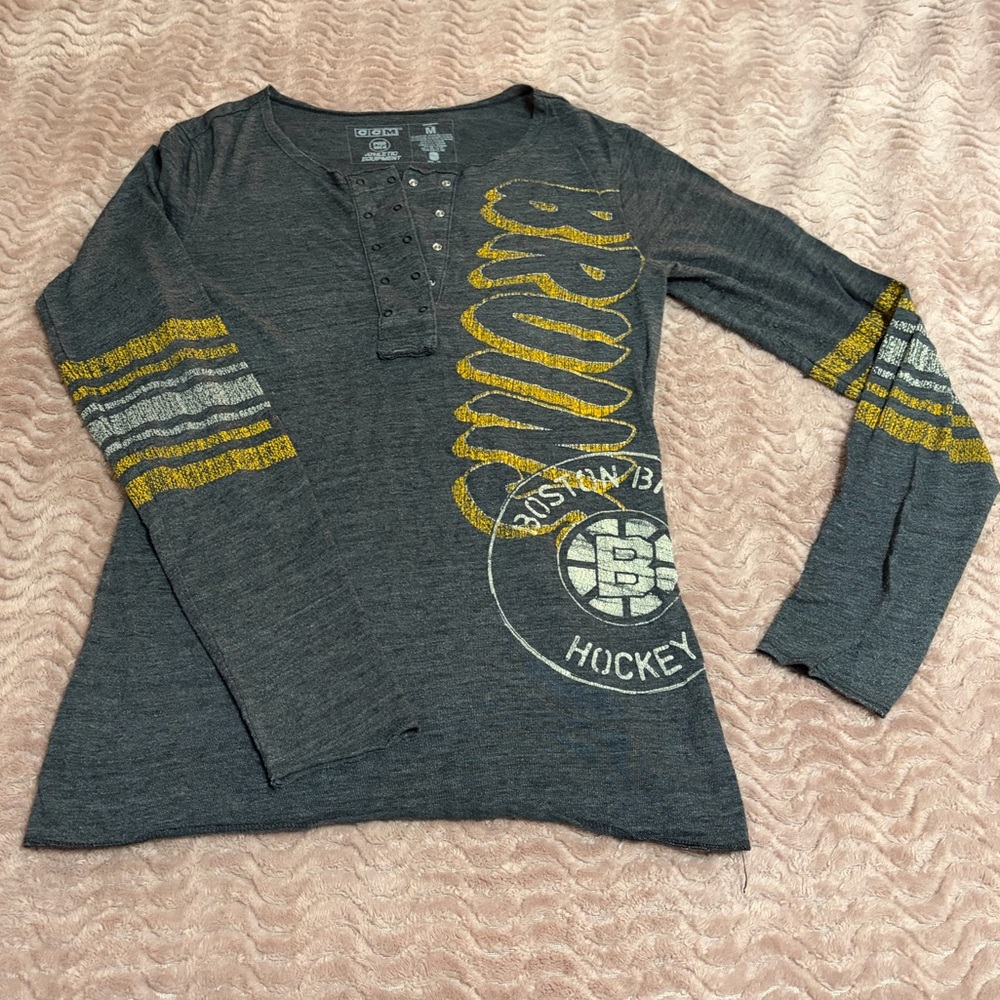 Women's Boston Bruins NHL Gray and Gold Long Sleeve Top With Snaps